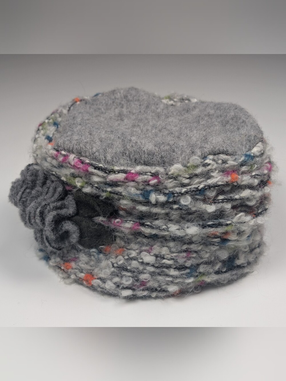 Vintage Creativa Italian Wool Blend Gray Tweed Pillbox Flower Hat Made In Italy